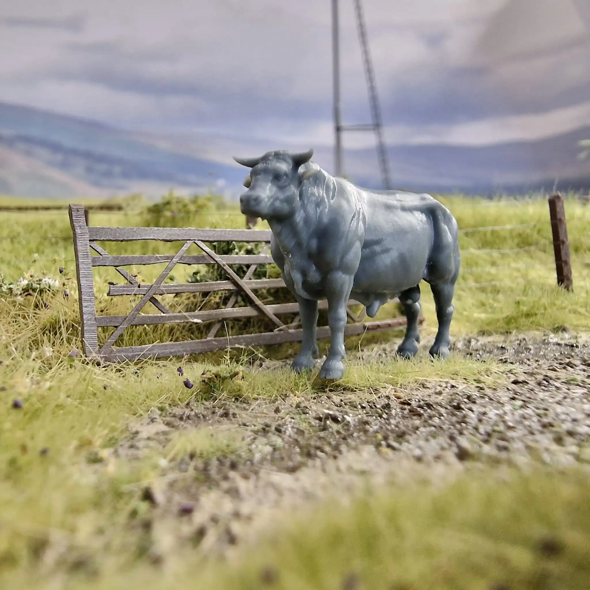 31223-043 O Gauge Pets, Wildlife & Livestock - Bull with Horns - Image 2