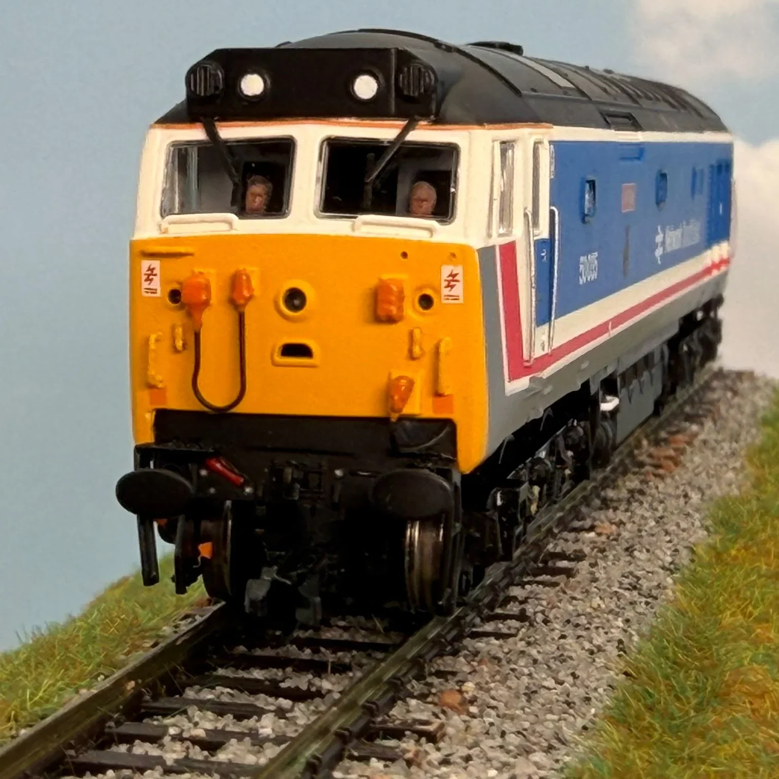 80802-120C TT:120 Gauge Loco Specific Crew - Class 50 BR - Image 2