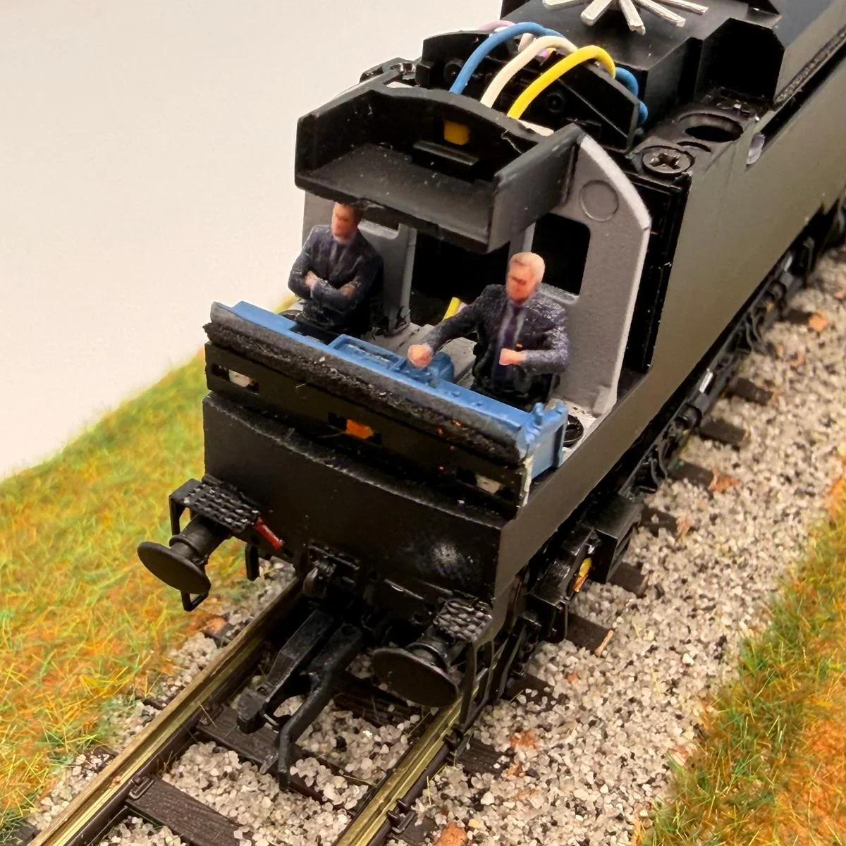 80802-120C TT:120 Gauge Loco Specific Crew - Class 50 BR - Image 3