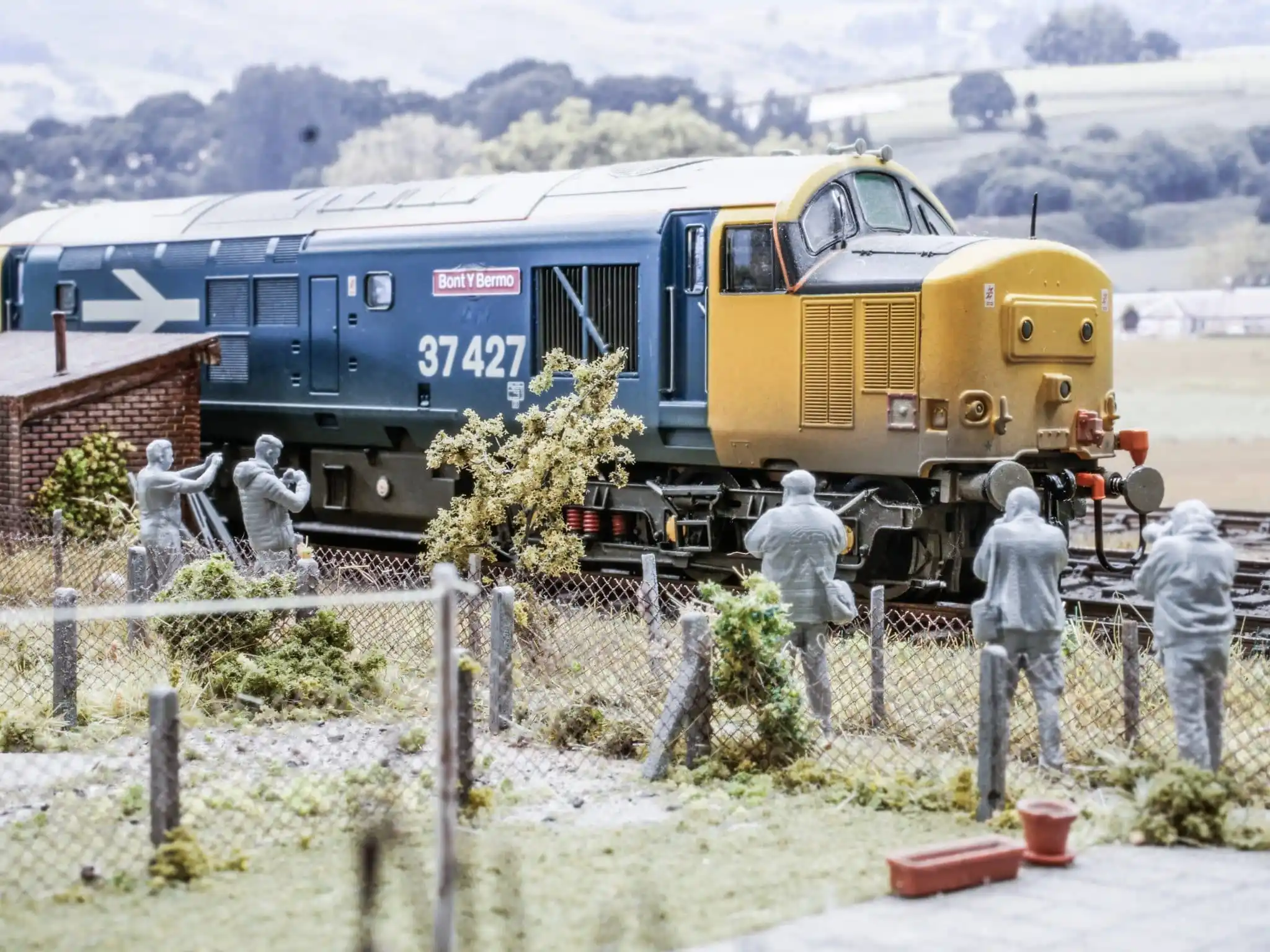 9008-148 N Gauge 1995-Present Privatisation - Lineside Photographer Bundle - Image 2