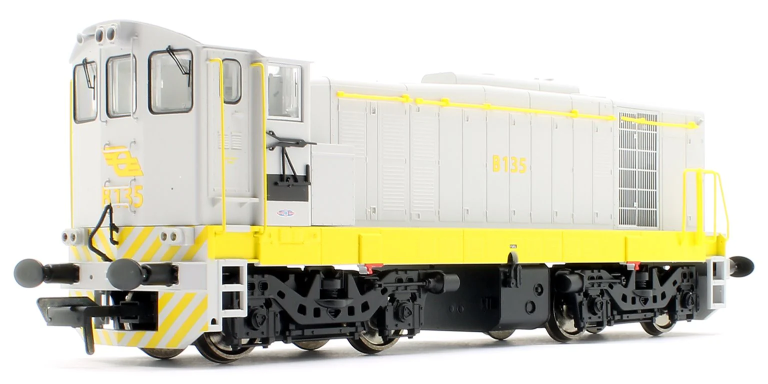 MM0135 Pre-Owned Irish Class 121 B135 in CIE original grey livery Diesel Locomotive - Image 3
