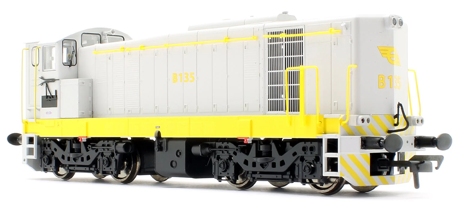 MM0135 Pre-Owned Irish Class 121 B135 in CIE original grey livery Diesel Locomotive - Image 4