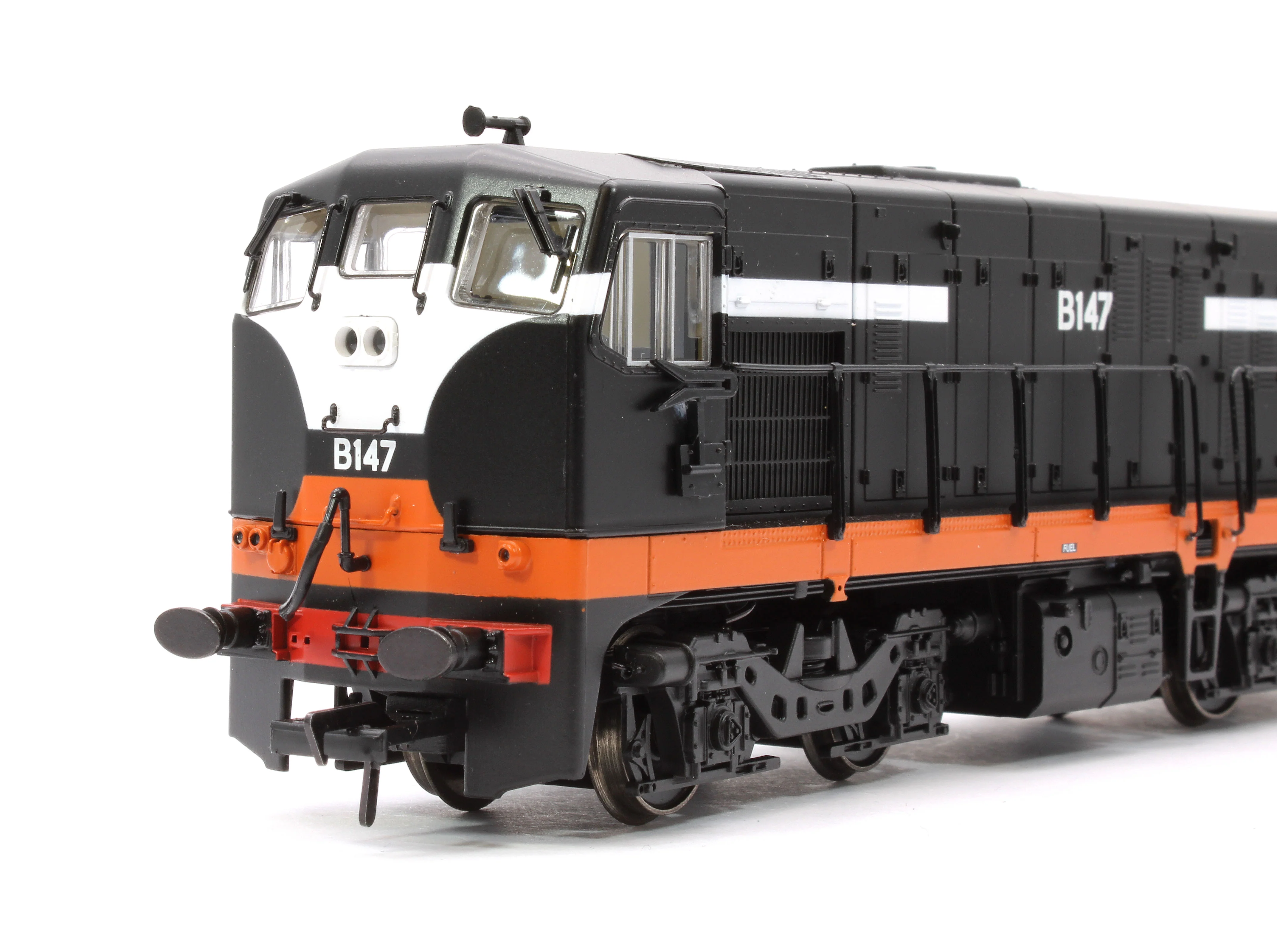 MM0147A Class 141 Córas Iompair Éireann (CIE) Black/Tan No. 147 Diesel Locomotive - Image 9