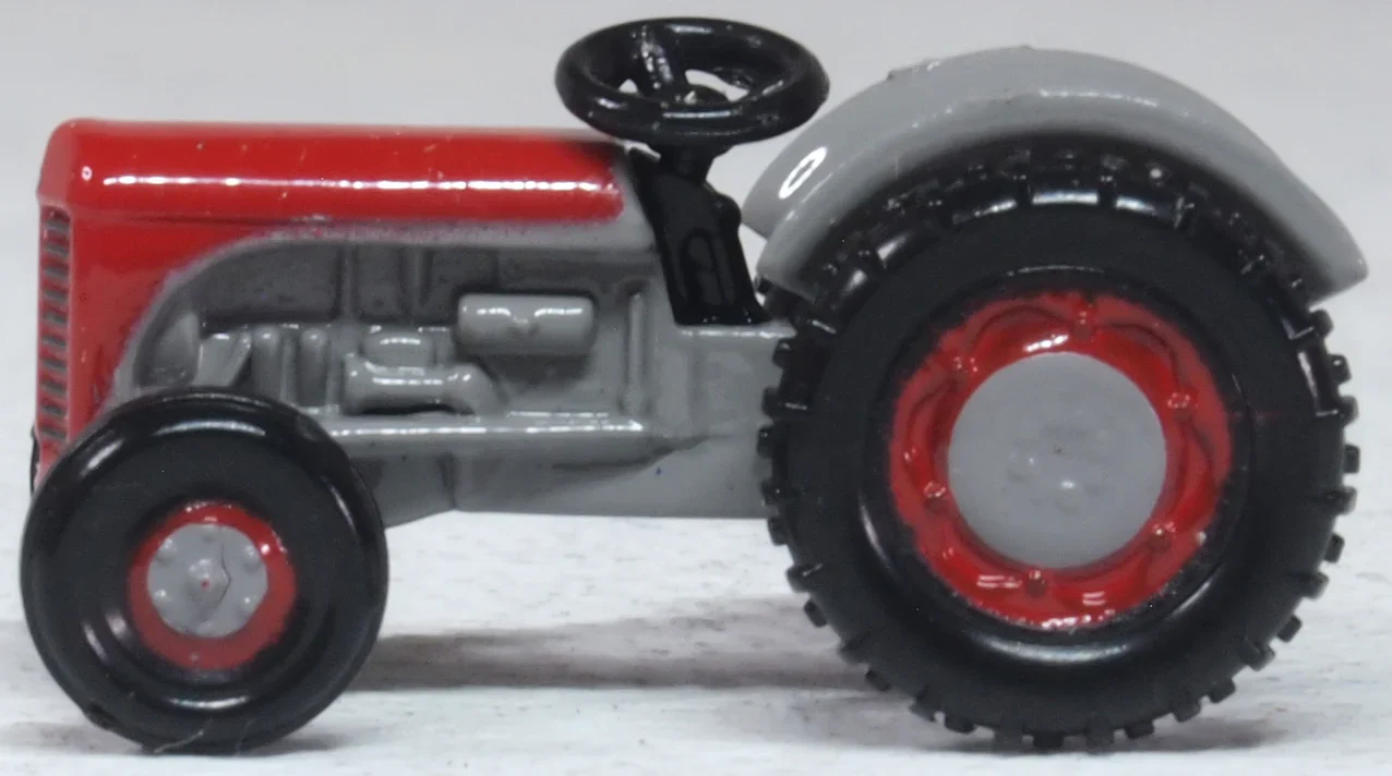 120TEA002 Ferguson TEA Tractor Red - Image 2
