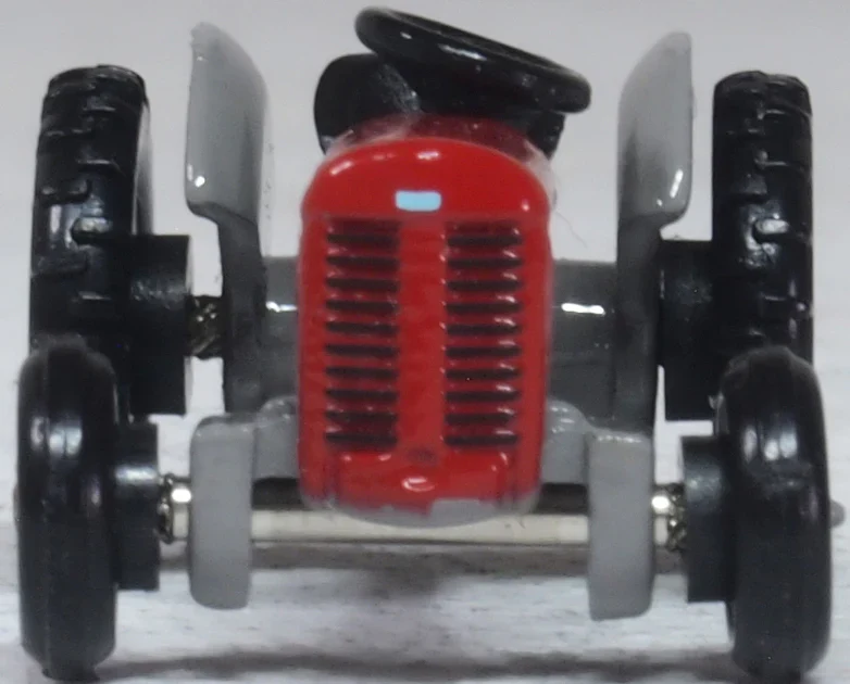 120TEA002 Ferguson TEA Tractor Red - Image 4