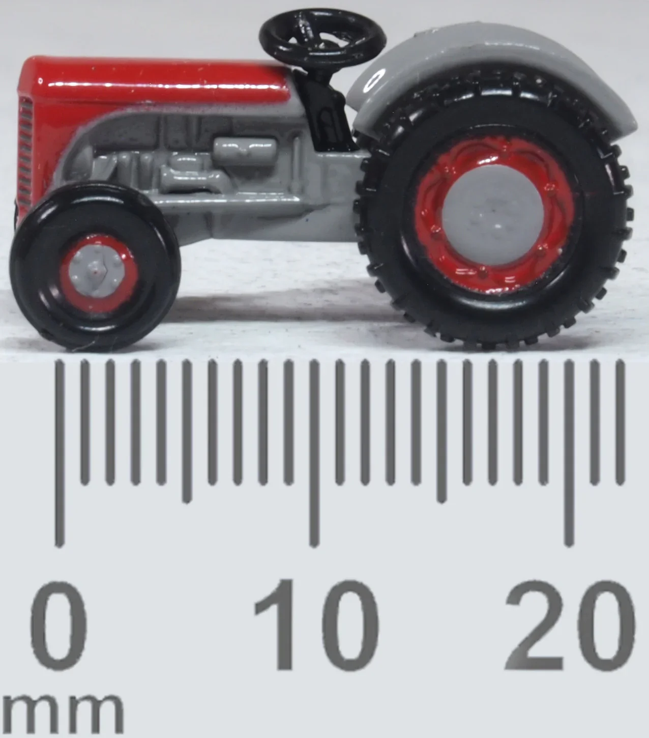 120TEA002 Ferguson TEA Tractor Red - Image 6