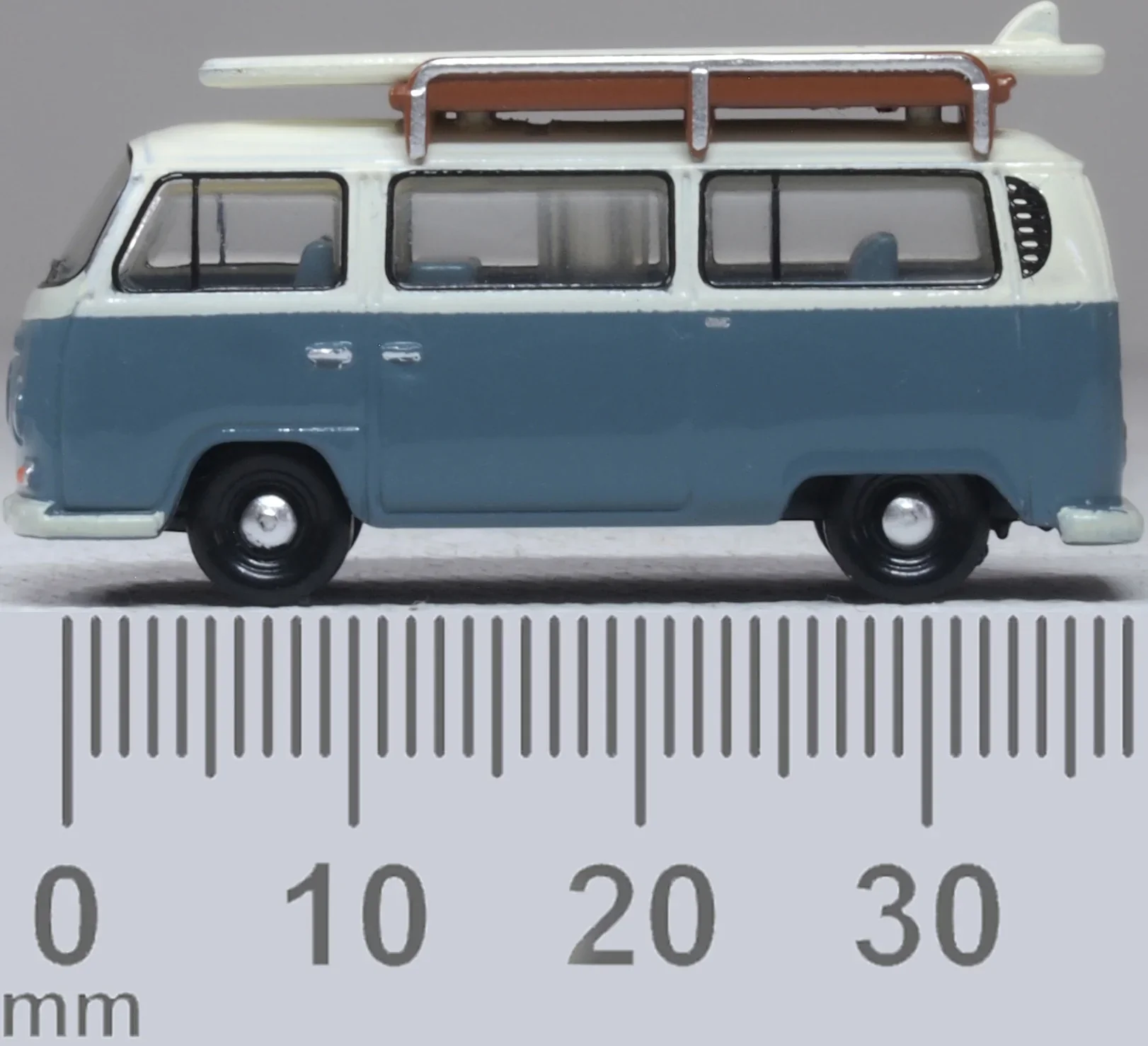120VW003 VW Bay Window T2 Bus/Surfboards Fiord Blue/Arcona White - Image 6