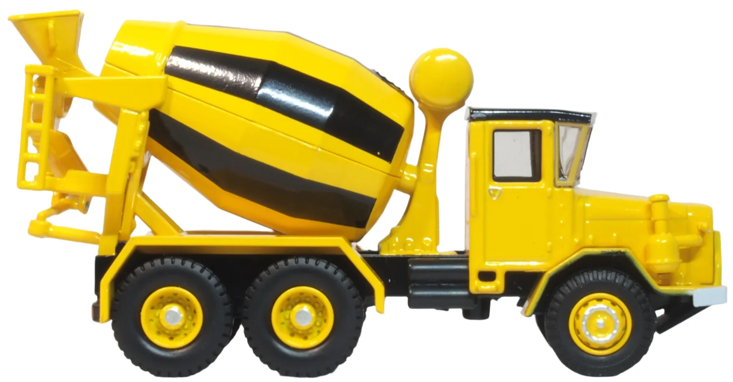 76ACM002 AEC 690 Cement Mixer Yellow/Black - Image 4