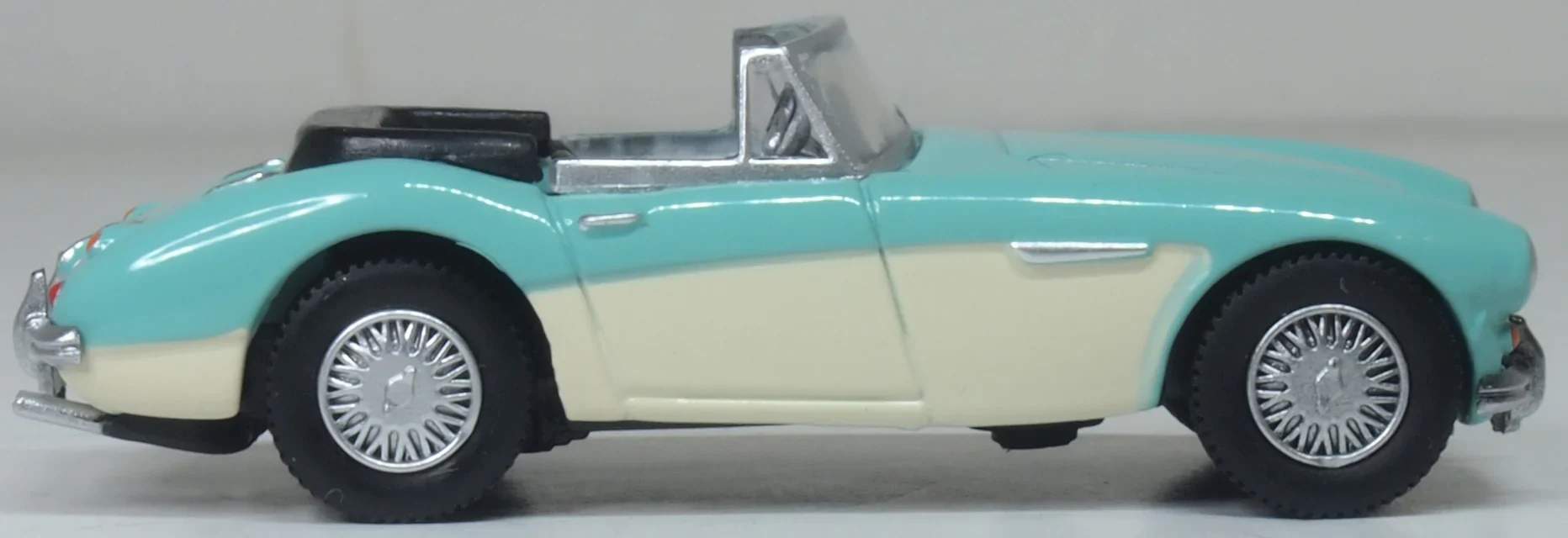 76AH3007 Austin Healey 3000 Florida Green/Ivory White - Image 3