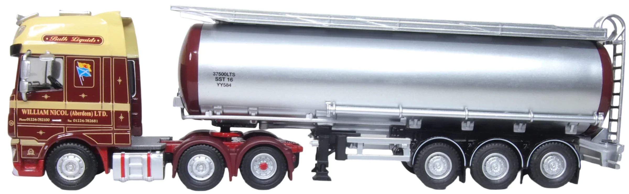 76DXF006 DAF XF Euro 6 Cylindrical Tanker William Nicol - Image 3