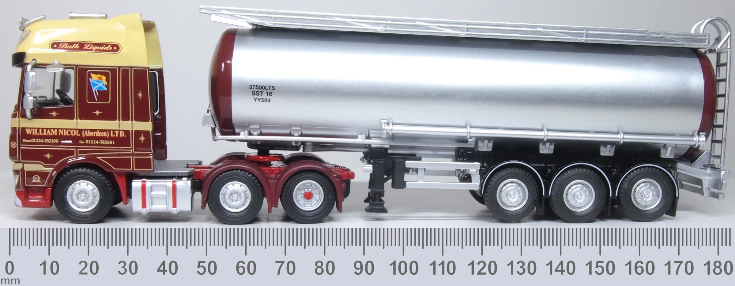76DXF006 DAF XF Euro 6 Cylindrical Tanker William Nicol - Image 6