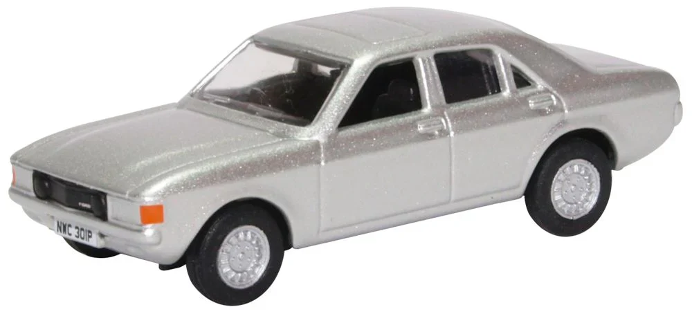 76FC005 Ford Consul Granada Astro Silver