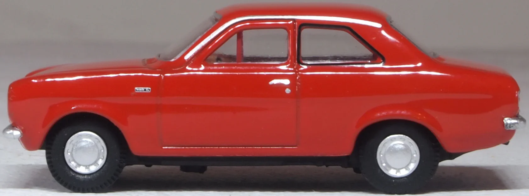 76FE005 Ford Escort Mk1 Sunset Red - Image 2