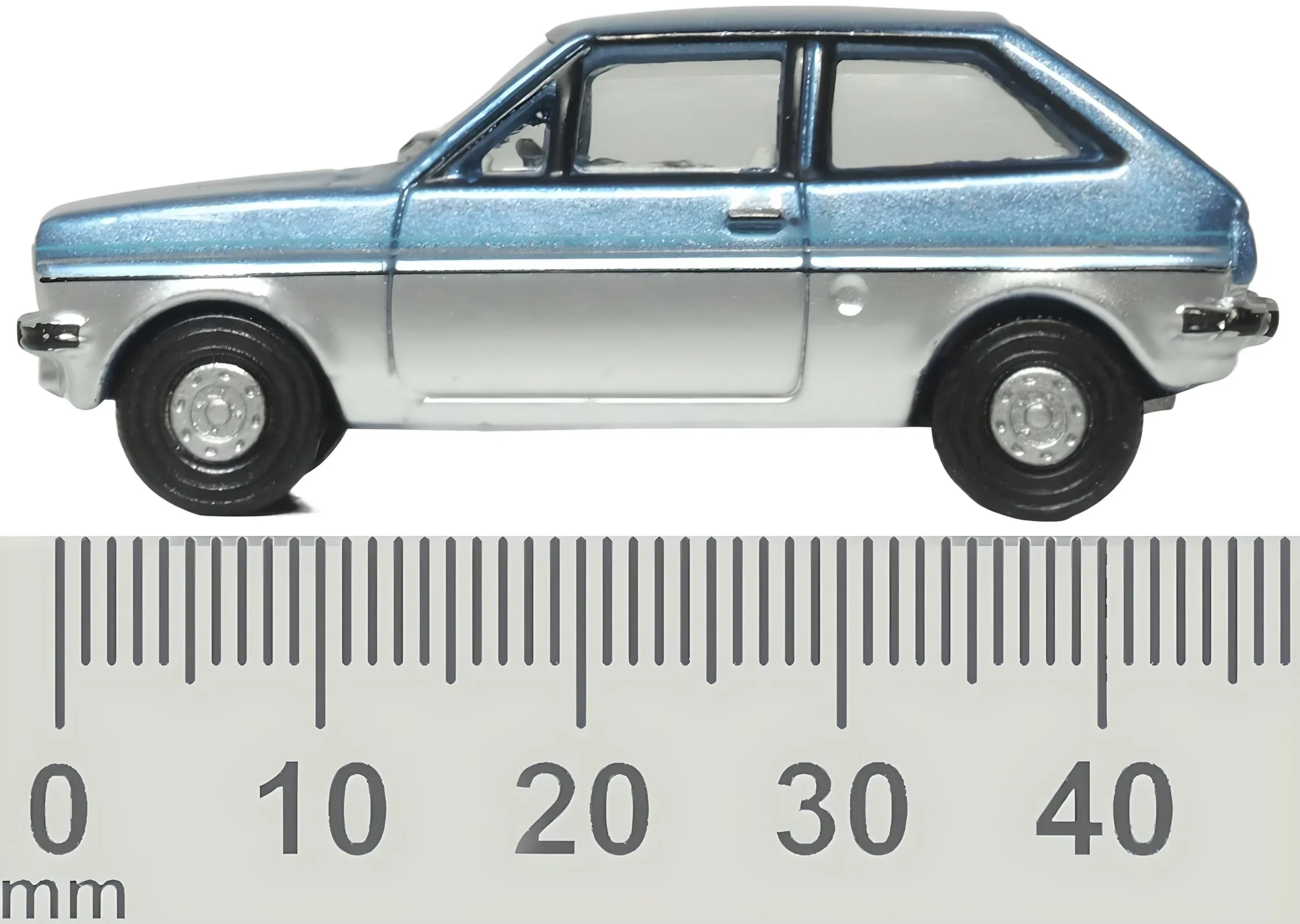 76FF007 Ford Fiesta MkI Titan Blue/Strato Silver - Image 6