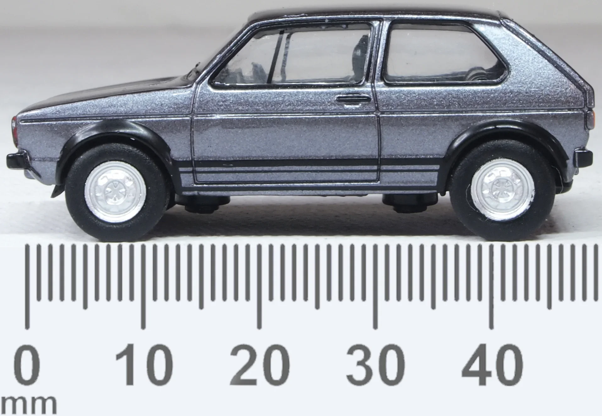 76GF007 Volkswagen Golf GTI Atlas Grey - Image 3