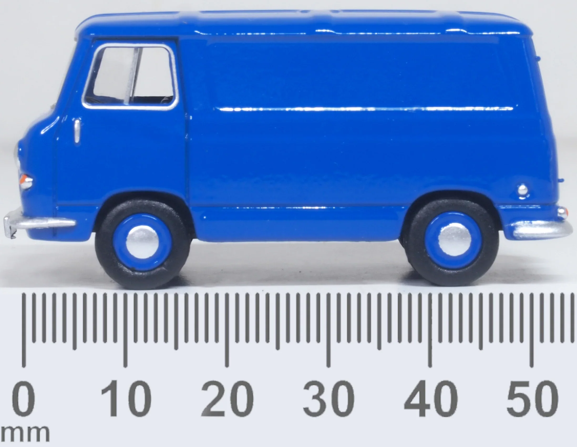 76J4007 Austin-Morris J4 Van Blue - Image 5