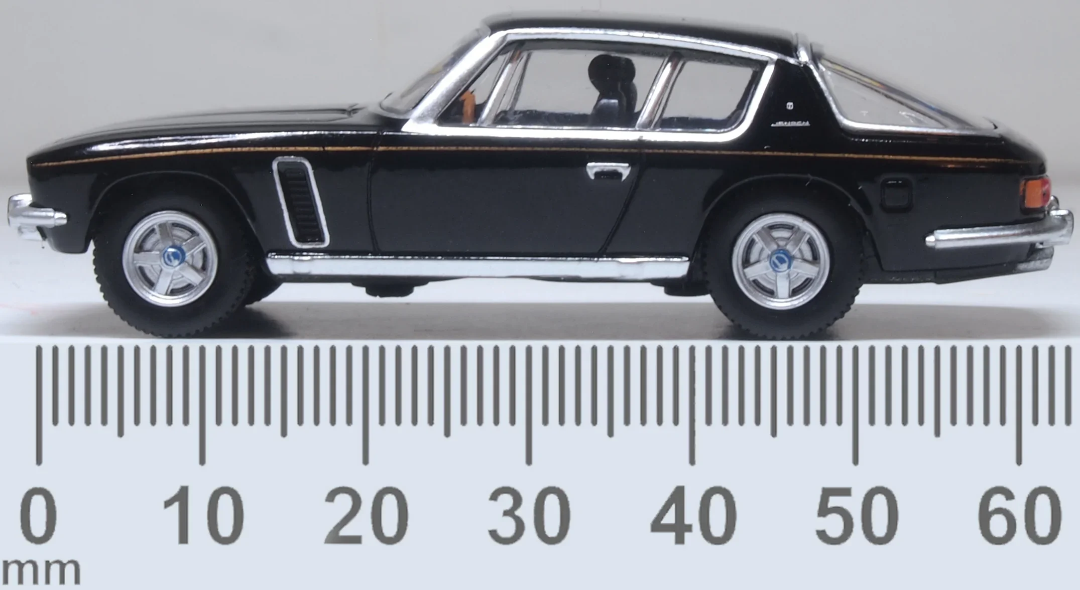 76JI010 Jensen Interceptor MkIII Black - Image 6