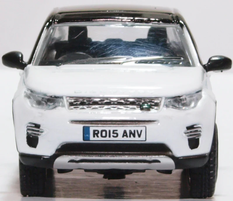 76LRDS003 Land Rover Discovery Sport Fuji White - Image 2