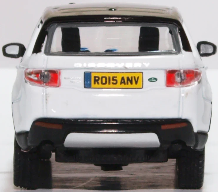 76LRDS003 Land Rover Discovery Sport Fuji White - Image 5