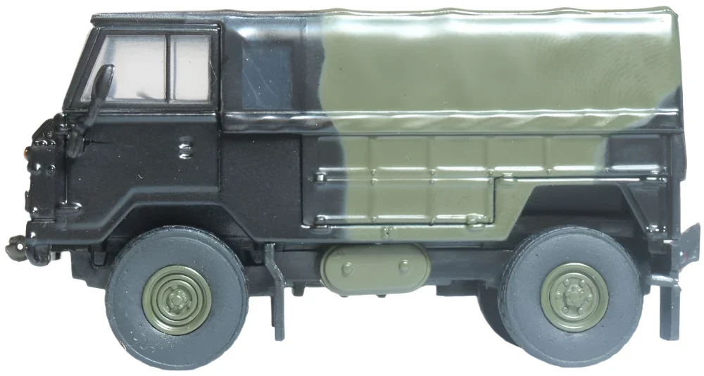 76LRFCG004 Land Rover FC 27 Squadron RAF Leuchars - Image 3