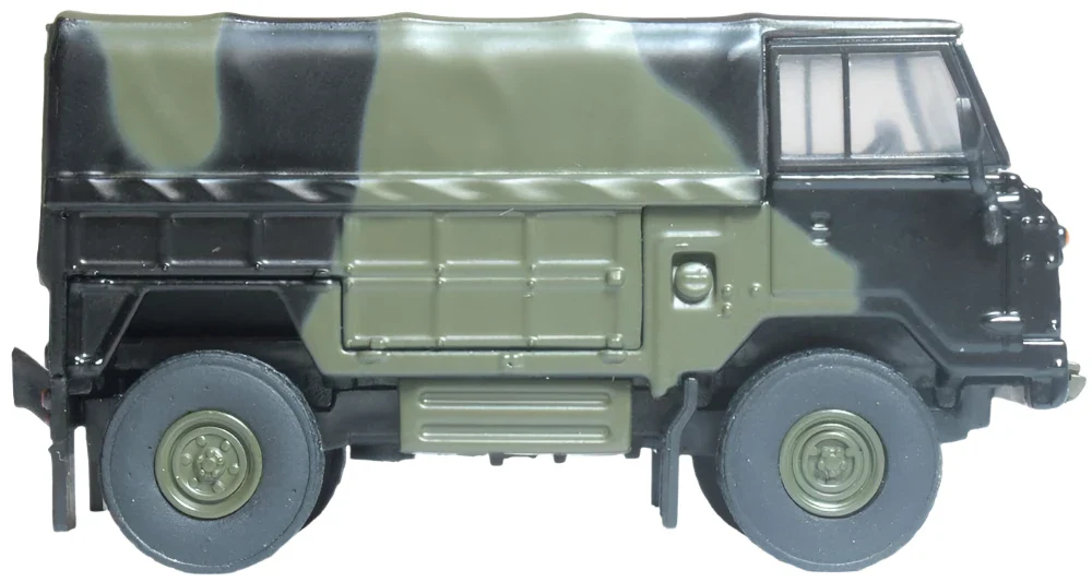 76LRFCG004 Land Rover FC 27 Squadron RAF Leuchars - Image 4