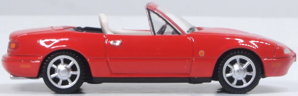 76MAZ001 Mazda MX5 Mk1 (Open) Classic Red - Image 4