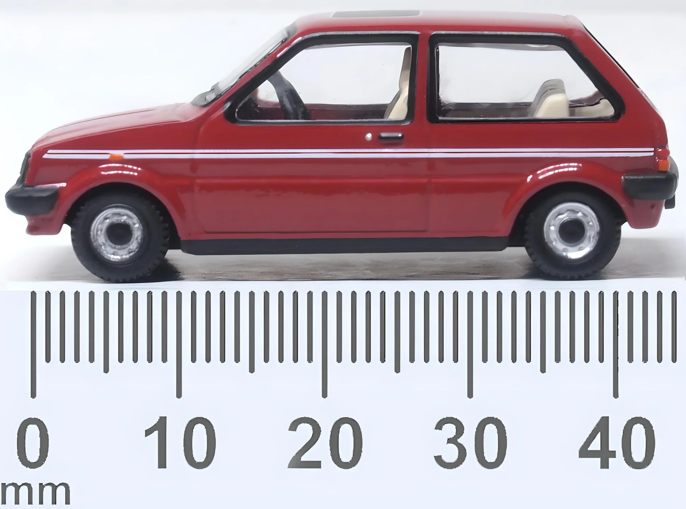 76MET001 Austin Mini Metro Vermillion Princess Diana - Image 6