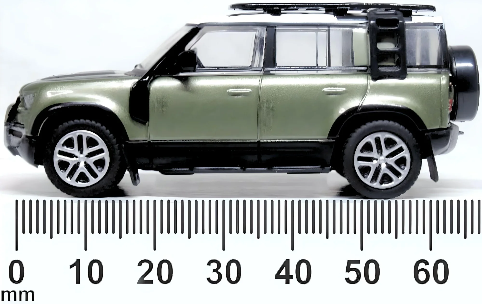 76ND110003 Land Rover Defender 110 New Pangea Green - Image 6