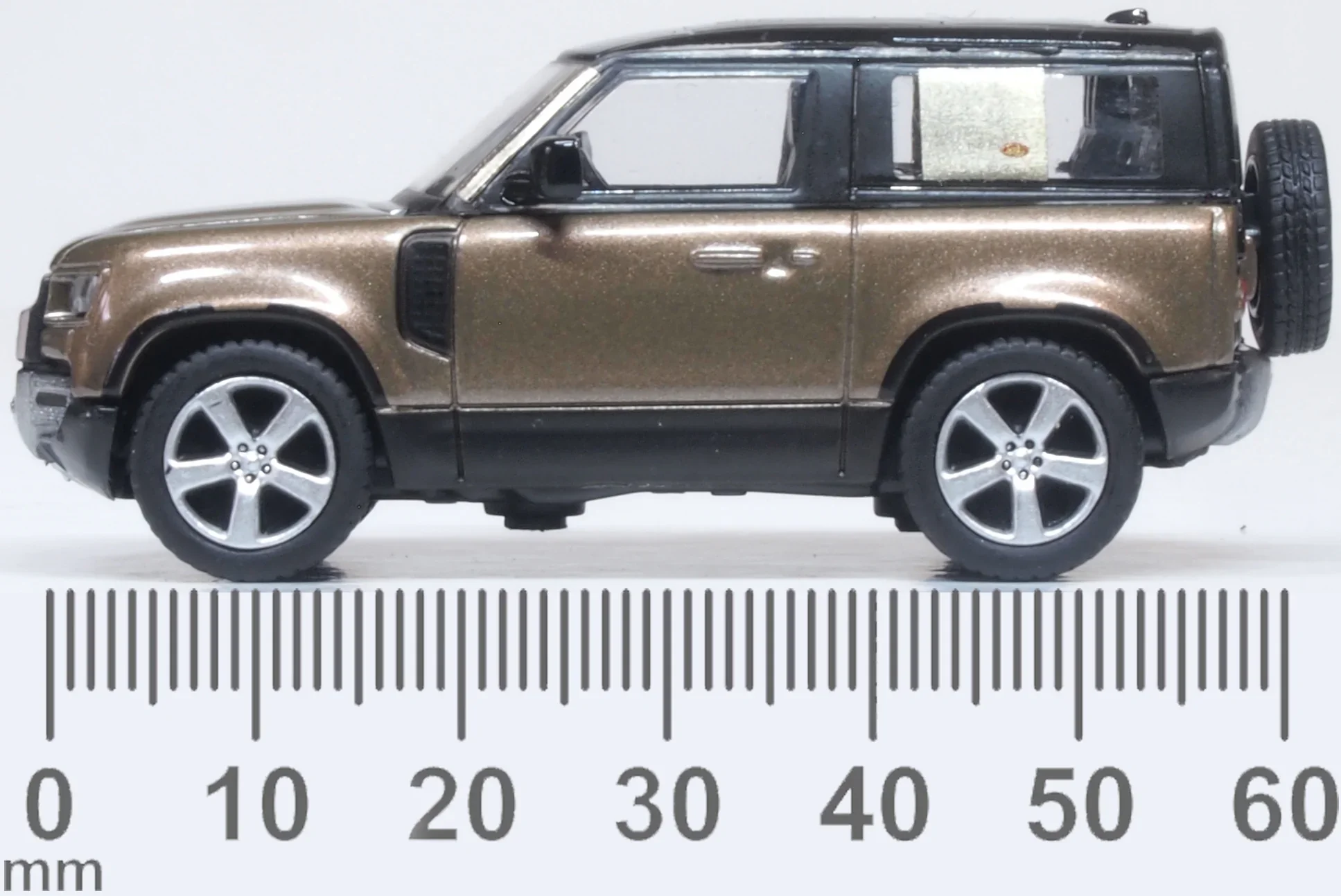 76ND90003 Land Rover Defender 90 New Godwana Stone - Image 6