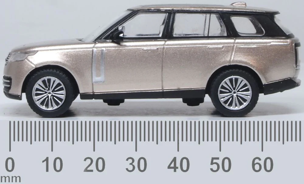 76RR5S001 Range Rover L460 SWB 1st Edition Batumi Gold - Image 6