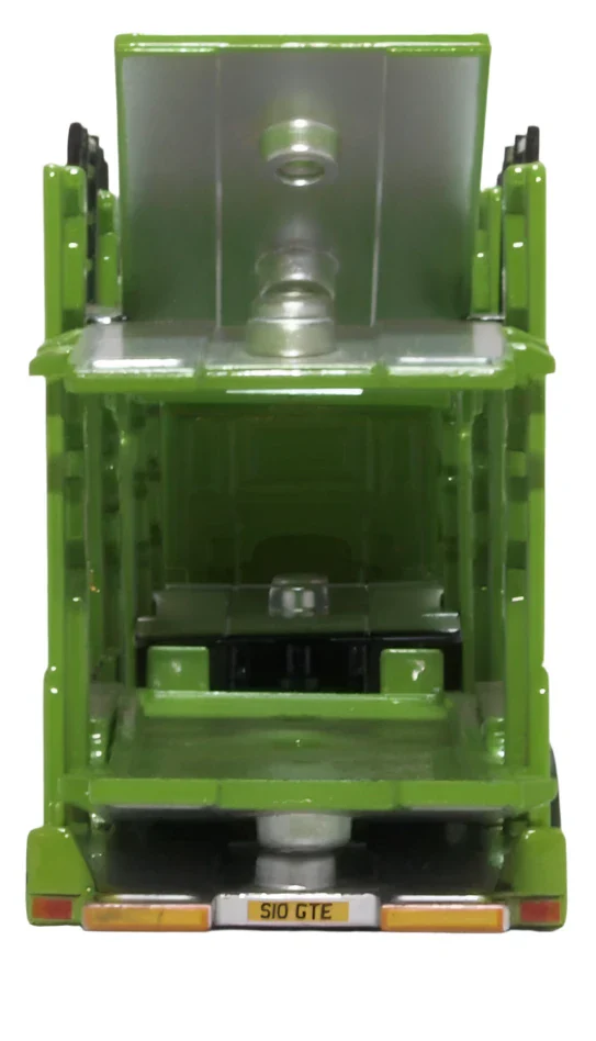 76SCT004 Scania P Car Transporter Green Tiger - Image 5