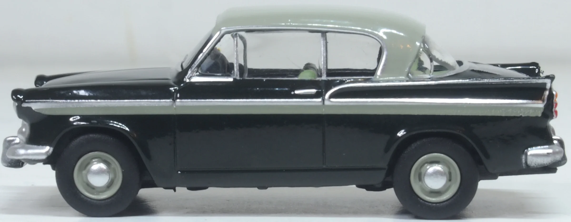 76SR008 Sunbeam Rapier MkIII Velvet Green/sage Green - Image 2