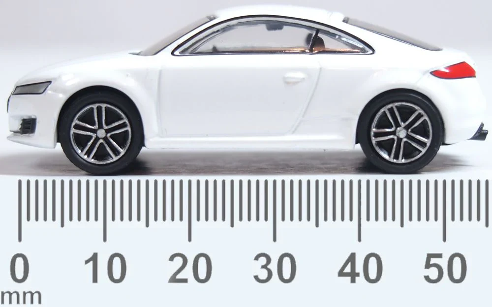 76TT001 Audi TT Coupe Glacier White - Image 6