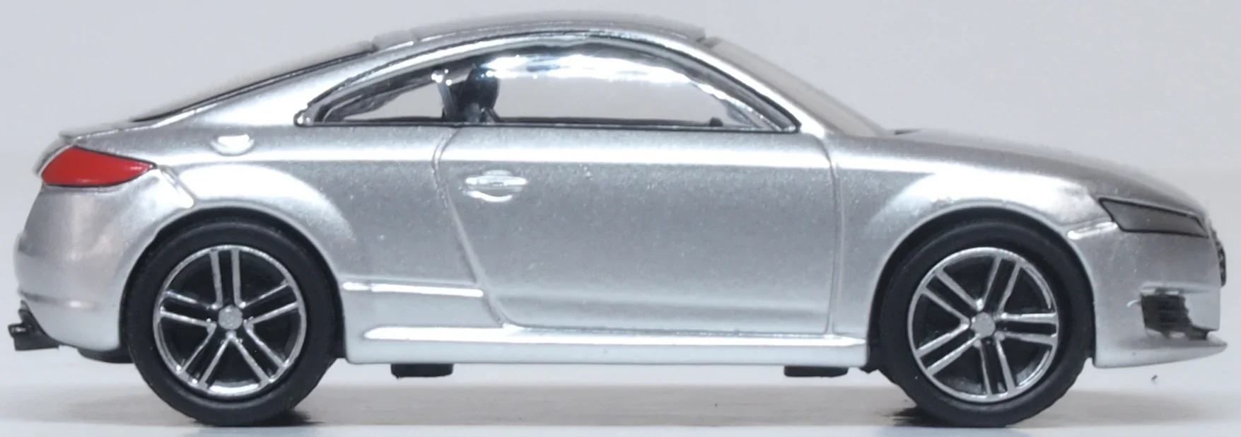 76TT003 Audi TT Coupe Floret Silver - Image 4