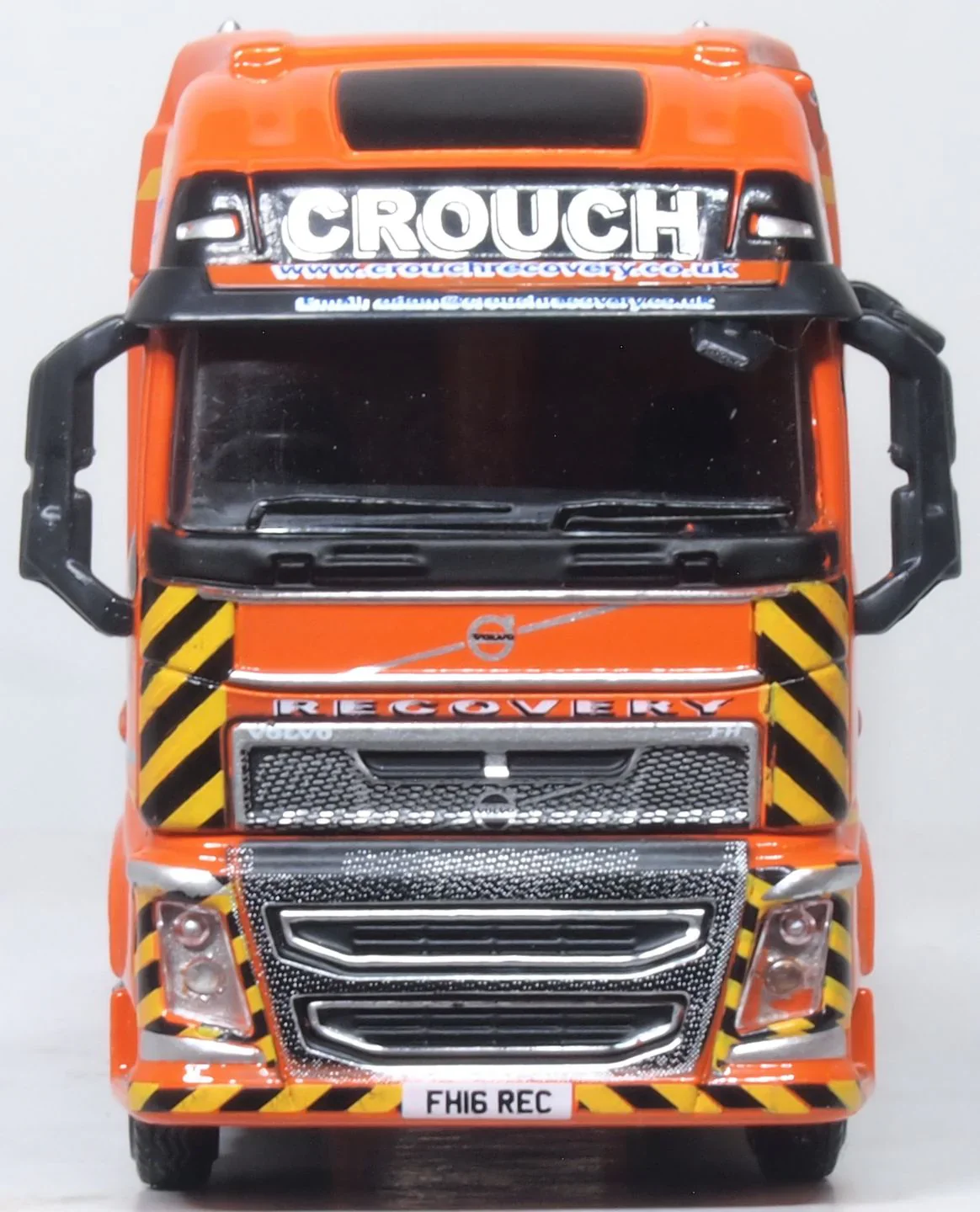 76VOL4013 Volvo FH4 GXL Semi Low Loader Crouch Recovery - Image 2