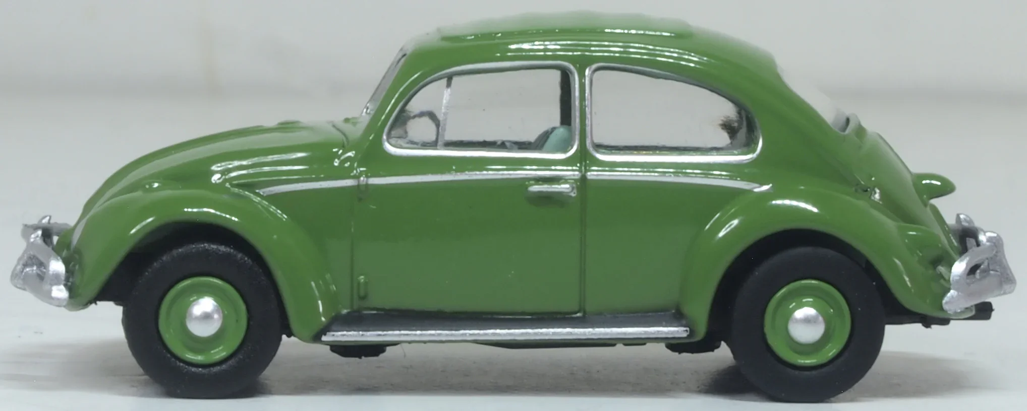76VWB013 VW Beetle Rush Green - Image 2