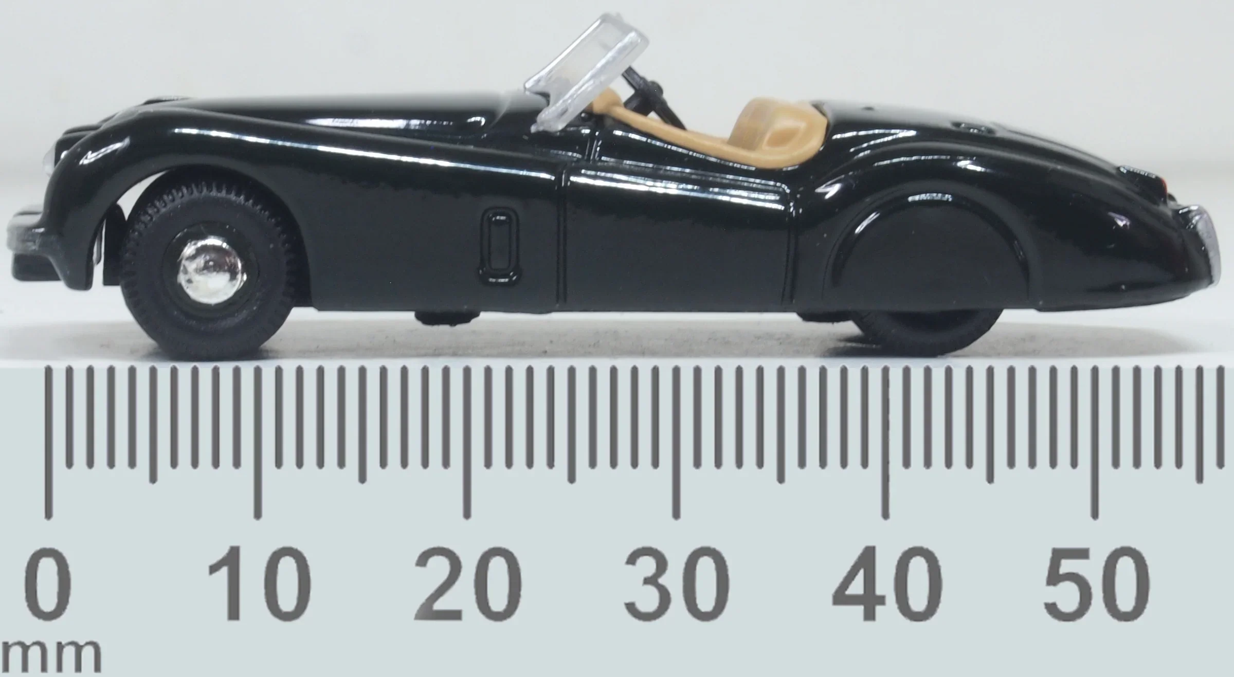 76XK120006 Jaguar XK120 British Racing Green - Image 6