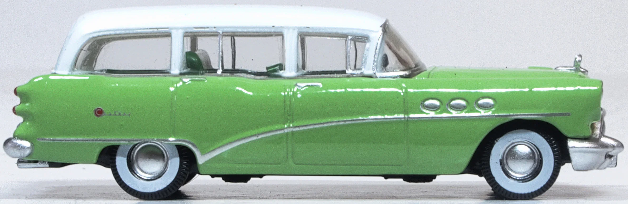 87BCE54003 1954 Buick Century Estate Wagon Willow Green/Arctic White - Image 4
