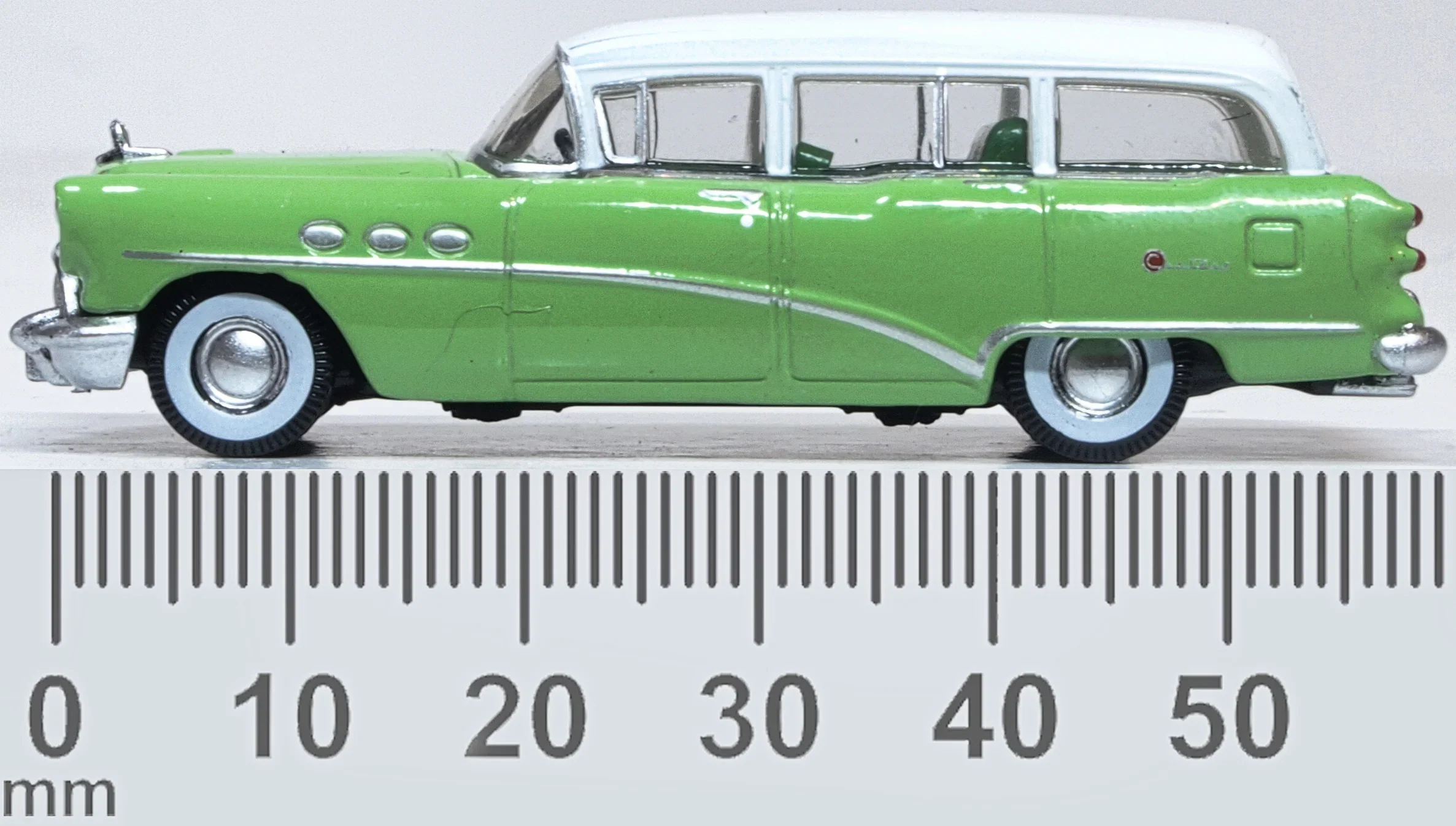 87BCE54003 1954 Buick Century Estate Wagon Willow Green/Arctic White - Image 6