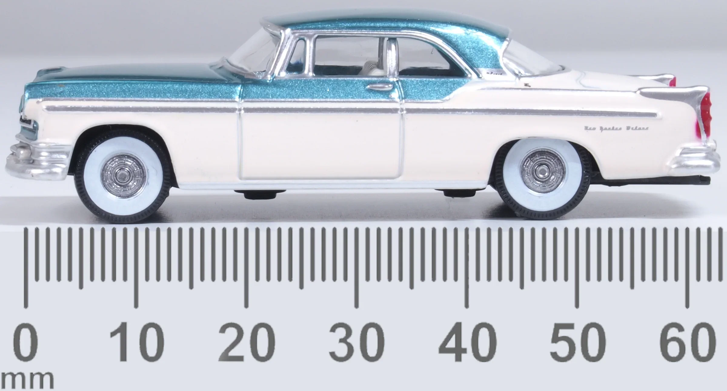 87CNY55004 1955 Chrysler New Yorker Deluxe Coupe Green/Platinum - Image 6
