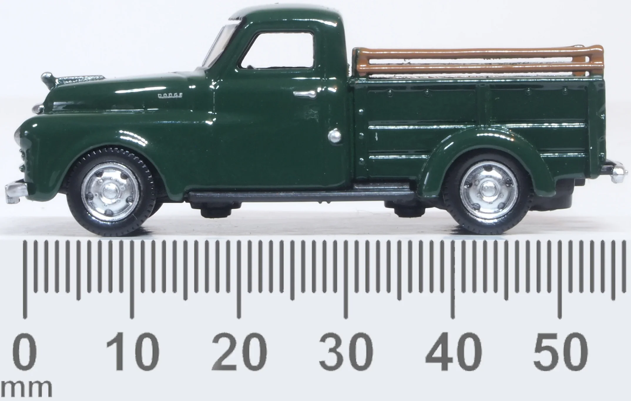 87DP48002 1948 Dodge B-1B Pick Up Dark Green - Image 6