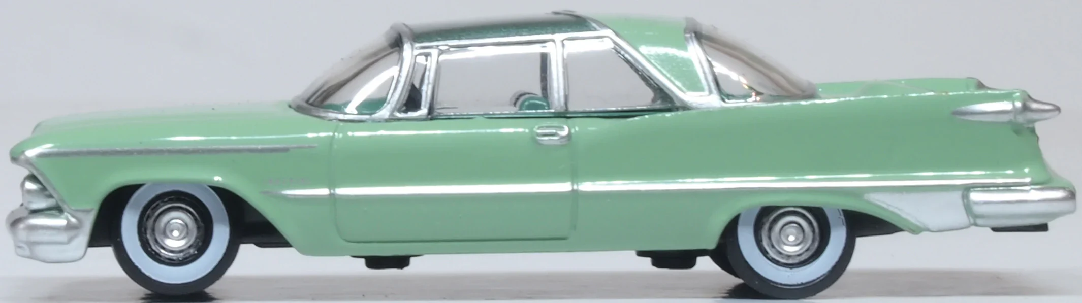 87IC59002 1959 Imperial Crown Hard Top Highland Green/Ballad Green - Image 3
