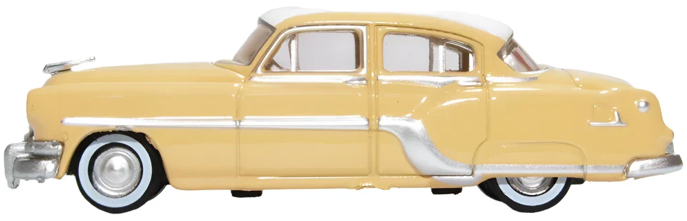87PC54002 1954 Pontiac Chieftain 4 Door Winter White/Maize Yellow - Image 2