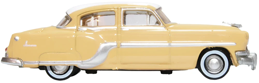 87PC54002 1954 Pontiac Chieftain 4 Door Winter White/Maize Yellow - Image 3