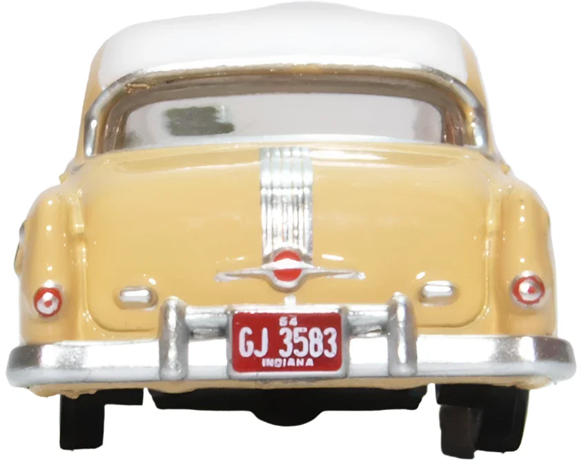 87PC54002 1954 Pontiac Chieftain 4 Door Winter White/Maize Yellow - Image 4