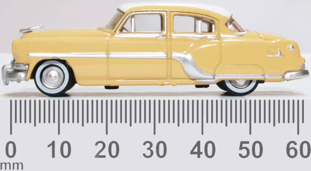 87PC54002 1954 Pontiac Chieftain 4 Door Winter White/Maize Yellow - Image 5