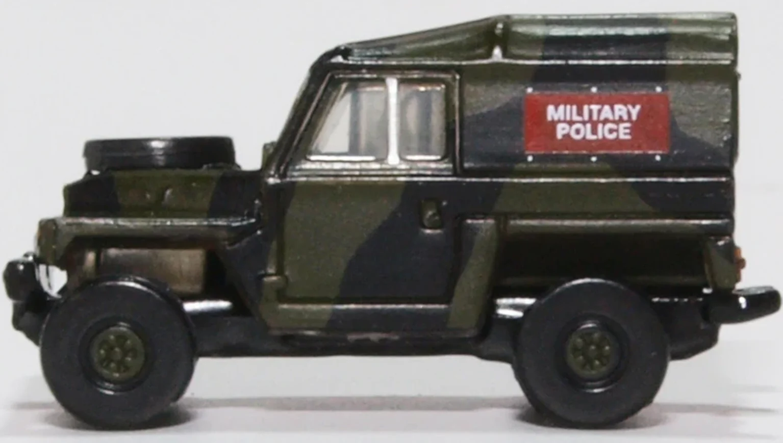 NLRL002 Land Rover Lightweight Military Police - Image 3