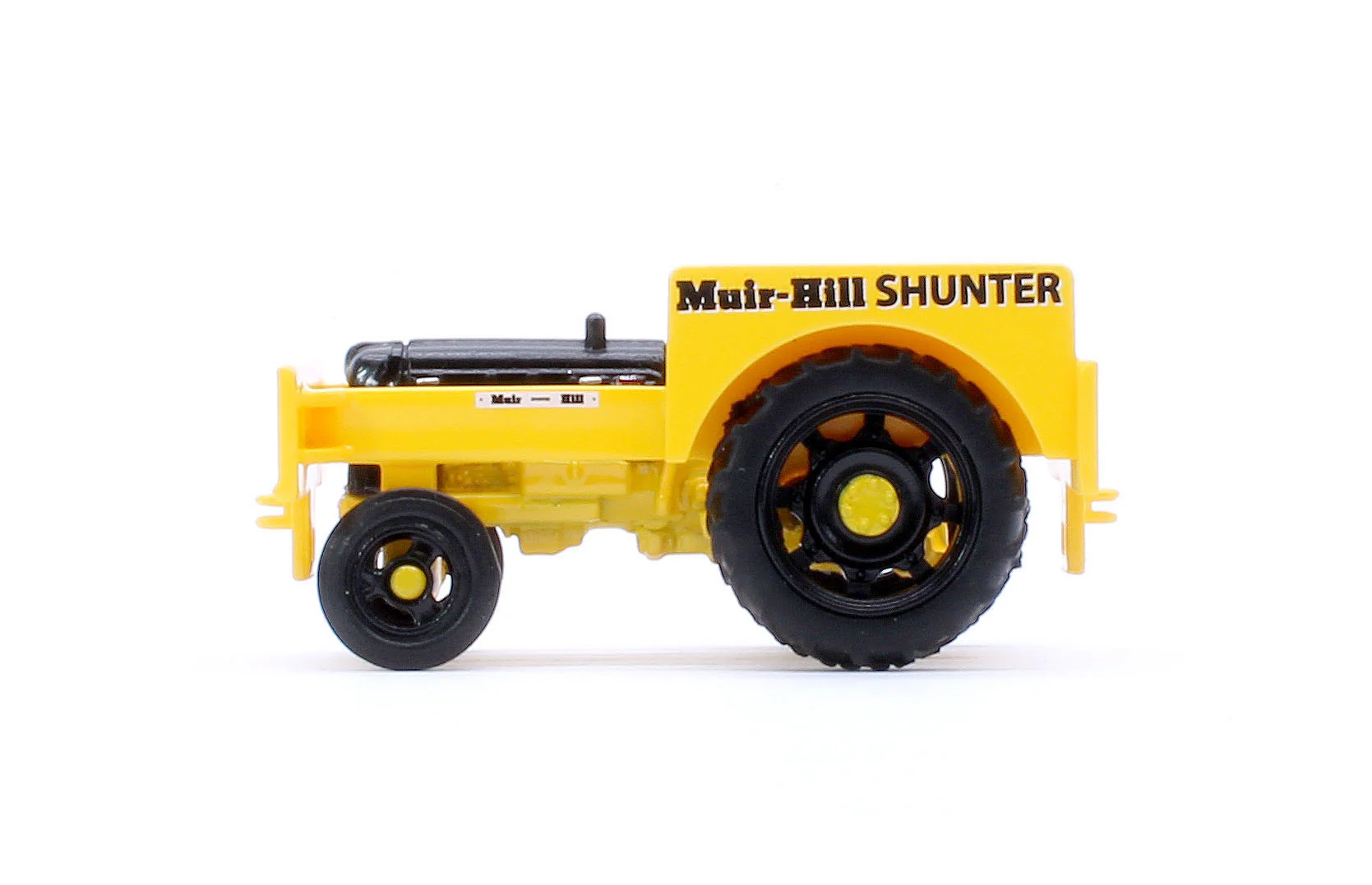 OR76FTRS002 Fordson Tractor Rail Shunter (Yellow/Black) - Image 3