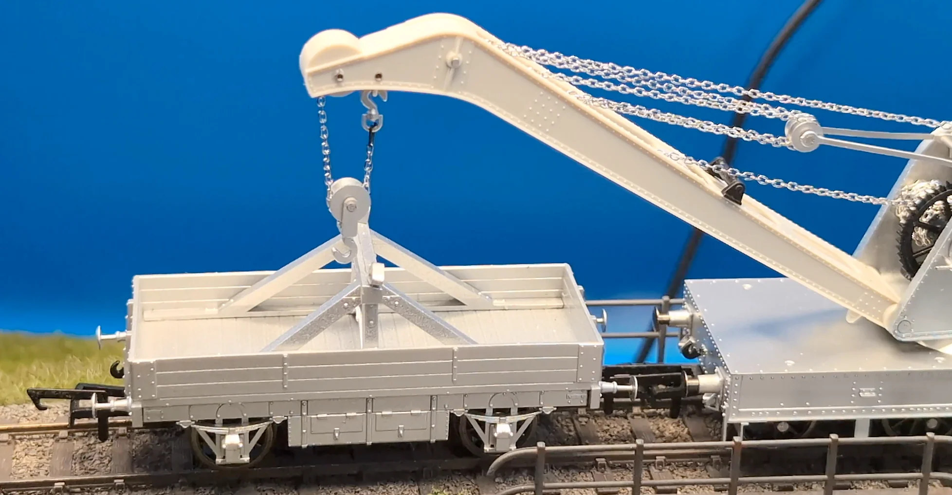 OR76SCS2002 Standard Cowans Sheldon 15T Crane LNER Sunderland 901628 - Image 3