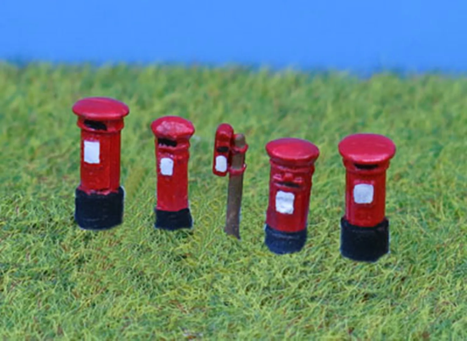 PDC18 N Gauge Post Boxes - UNPAINTED